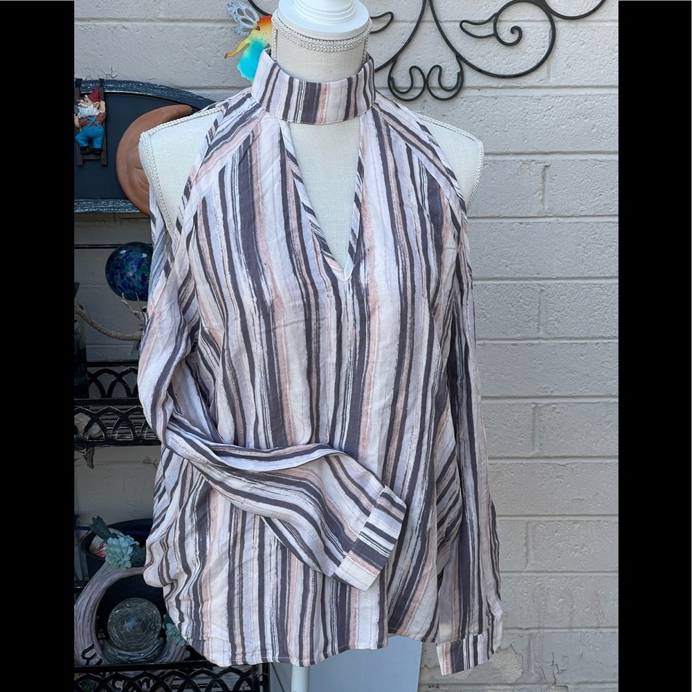 Olivaceous Cold shoulder top